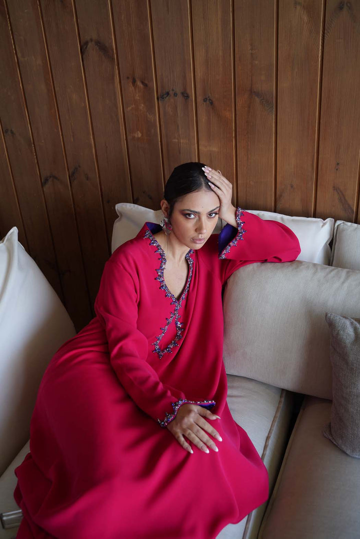 Elegant Fuchsia Jalabiya with Shimmering Collar and Sleeve Embroidery