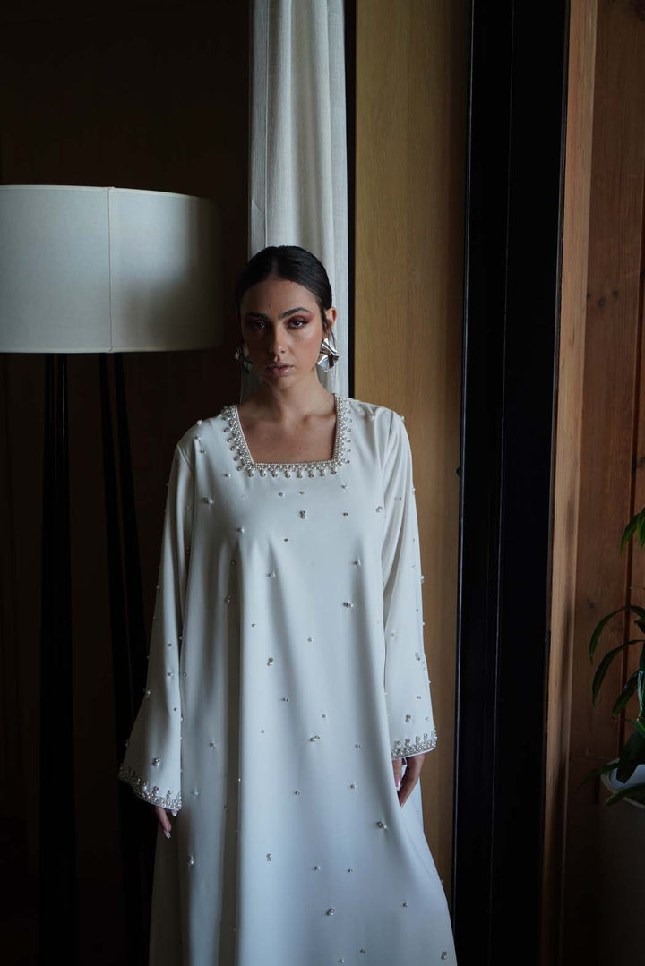 Elegant Pearl-Embellished Off-White Jalabiya