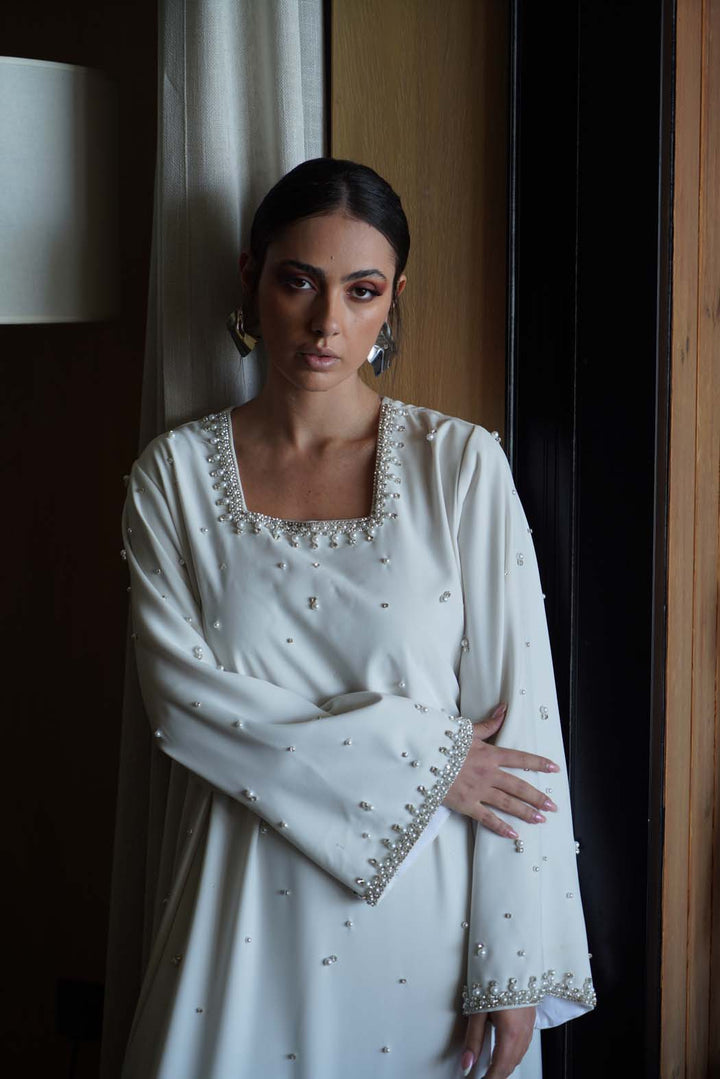 Elegant Pearl-Embellished Off-White Jalabiya