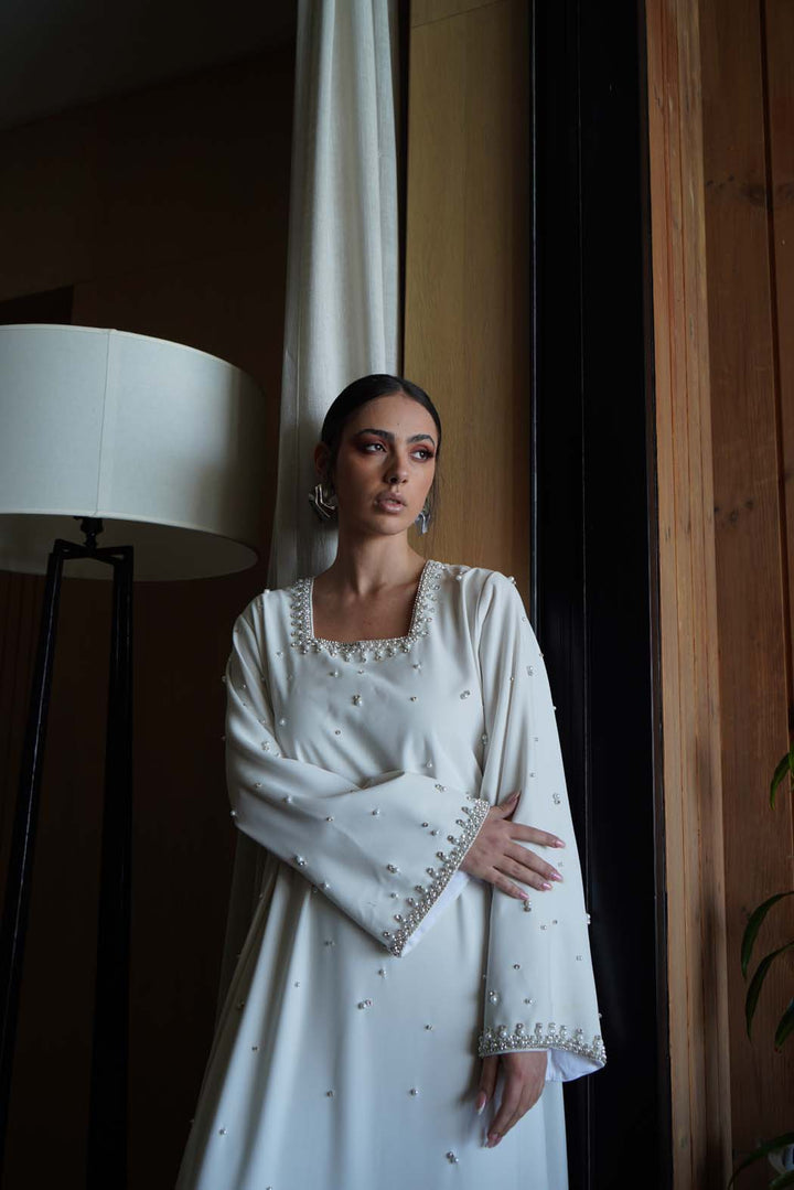 Elegant Pearl-Embellished Off-White Jalabiya