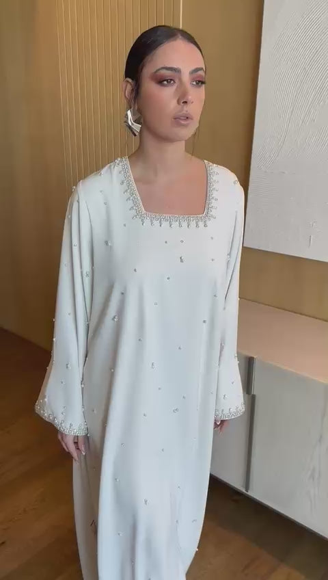 Elegant Pearl-Embellished Off-White Jalabiya